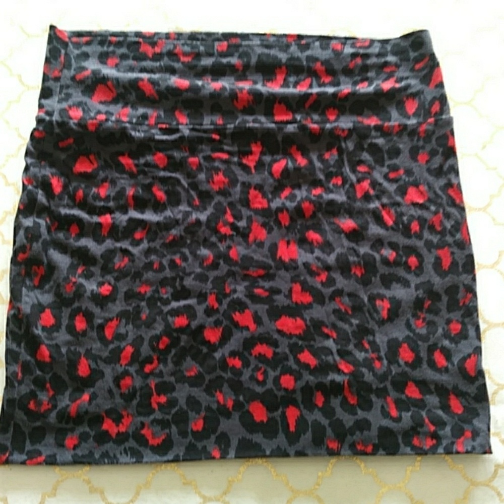 Leopard skirt new without tags